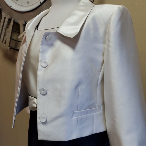 New Tahari 2 Piece Set - Picture 4 of 12